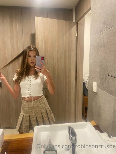 Naken lekkede OnlyFans-bilde av Robinsoncrusoe