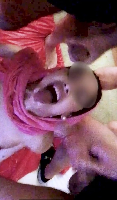 Nahá fotka uniklých OnlyFans od Bella Jameel