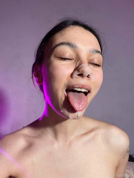 Foto di nudo di fuga di OnlyFans di Coconey