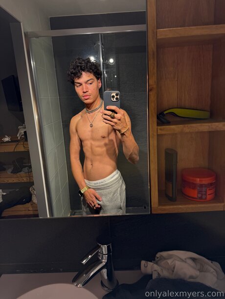 Naken läckt OnlyFans-bild av Alexmyers