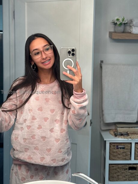 Naken lekkede OnlyFans-bilde av Officiallyraine