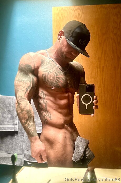 Nahá fotka uniklých OnlyFans od Ryantate88