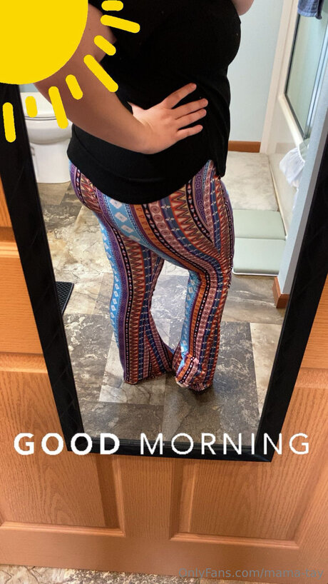 Nacktes geleaktes OnlyFans-Foto von Mama Tay