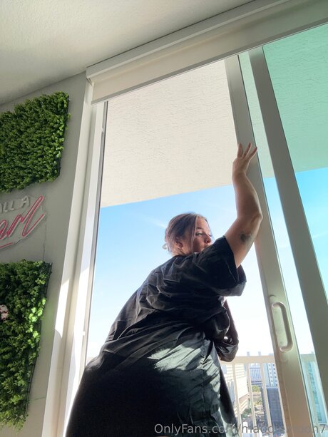 Naakte gelekte OnlyFans-foto van Maddiemoon7