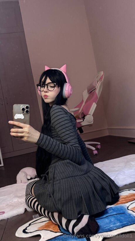 Обнаженная фотография утечки OnlyFans от Yoursmalldoll1