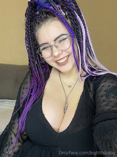 Nahá fotka uniklých OnlyFans od Bigtittsbaby