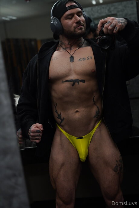 Nacktes geleaktes OnlyFans-Foto von Domsluvz