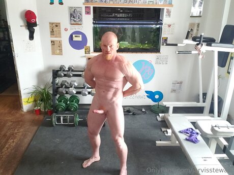 Naakte gelekte OnlyFans-foto van Jarvisstewart