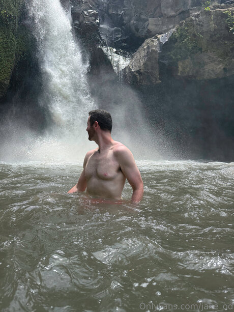 Nahá fotka uniklých OnlyFans od Jake Od