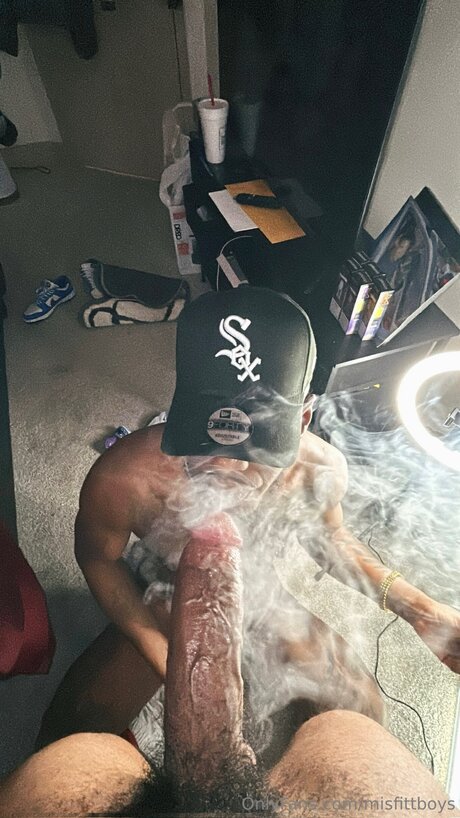 Naken lekkede OnlyFans-bilde av Misfittboys