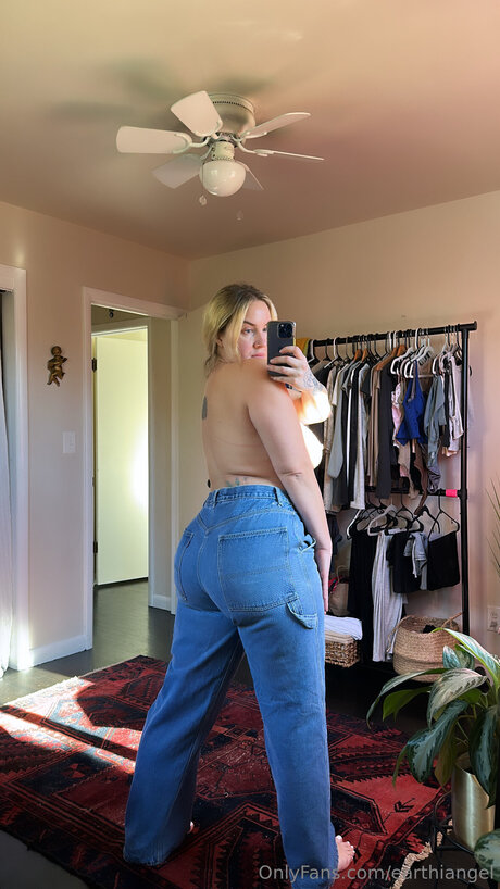 Earthiangel naked leaks OnlyFans pic
