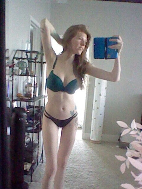 Nahá fotka uniklých OnlyFans od Scarletdame