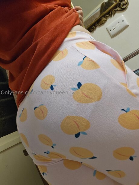 Naken lekkede OnlyFans-bilde av Candyqueen12