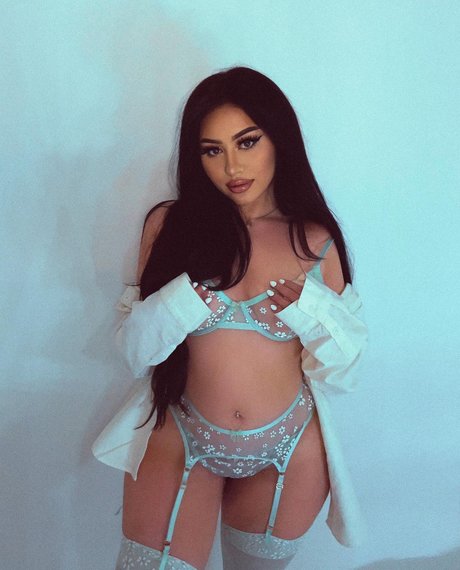 Alasti lekkinud OnlyFans-i pilt Champagne