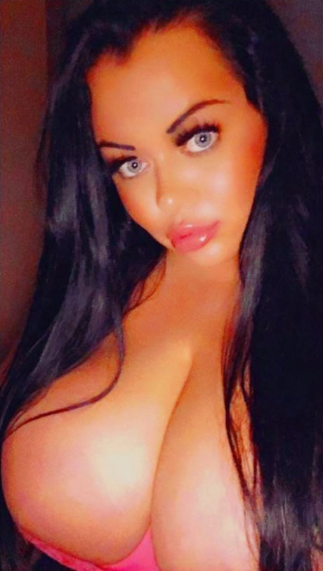 Nahá fotka uniklých OnlyFans od Karla Bentley