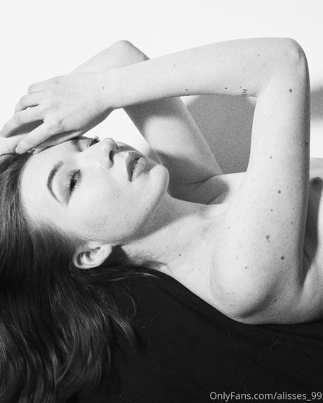 Обнаженная фотография утечки OnlyFans от Alisses99