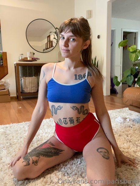 Nahá fotka uniklých OnlyFans od Parisbush