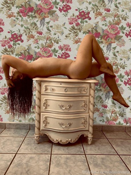 Nacktes geleaktes OnlyFans-Foto von Ariel Dreams