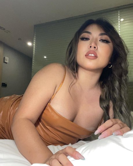 Foto di nudo di fuga di OnlyFans di Shallynebbgrl