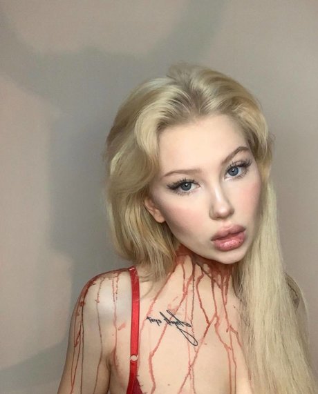 Naakte gelekte OnlyFans-foto van Sophia Moonlight