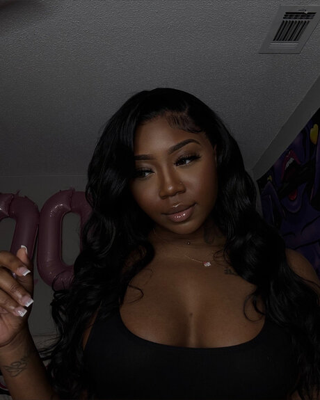 Naken lekkede OnlyFans-bilde av Barbiedollaceee2