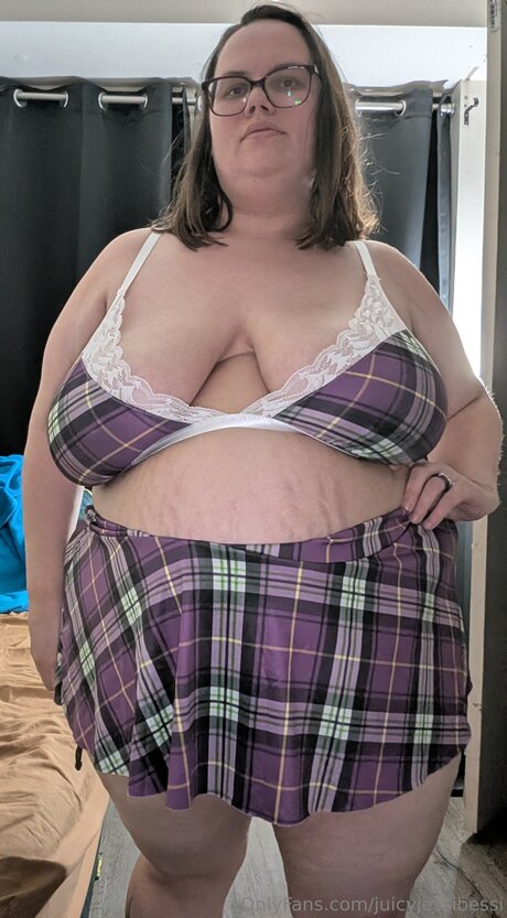 Naken läckt OnlyFans-bild av Juicyjessibessi