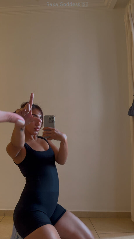 Foto di nudo di fuga di OnlyFans di Khaleesisaxa