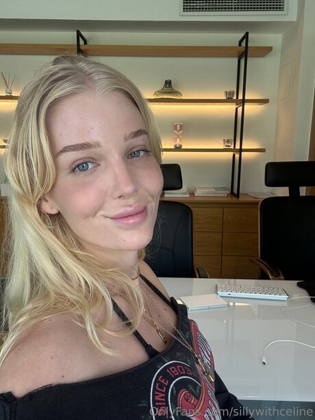 Naken lekkede OnlyFans-bilde av Sillywithceline