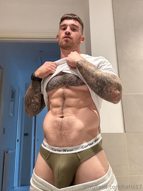 Hatts17 OnlyFansリークヌード写真