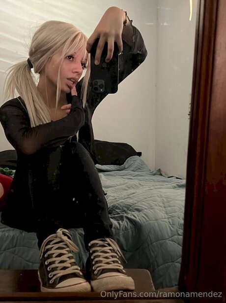 Naakte gelekte OnlyFans-foto van Ramonamendez