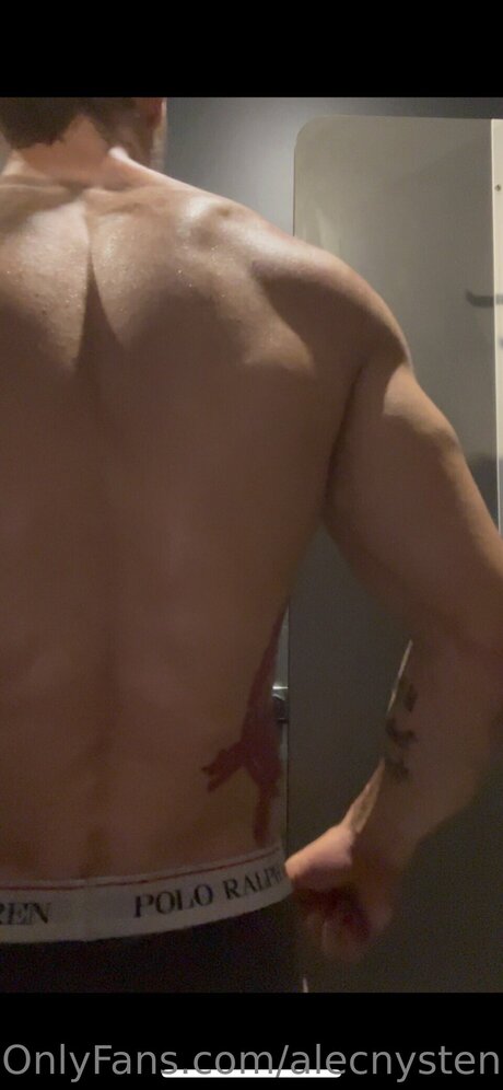 Naken läckt OnlyFans-bild av Alecnysten