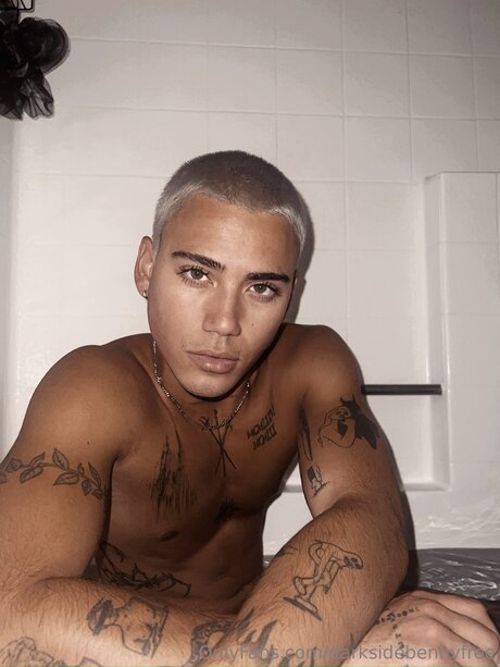 OnlyFans-model Darksidebennyfree