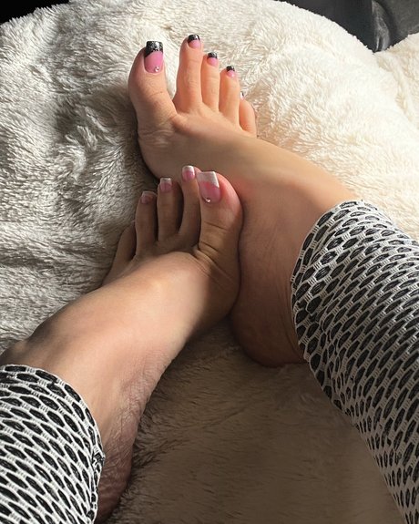 Foto di nudo di fuga di OnlyFans di Waifu Feet Milk