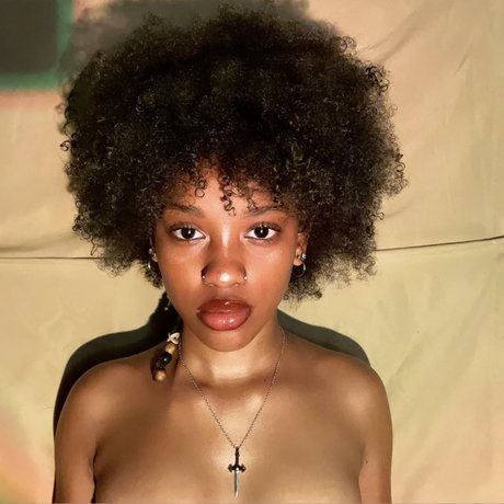 Nacktes geleaktes OnlyFans-Foto von Little Me