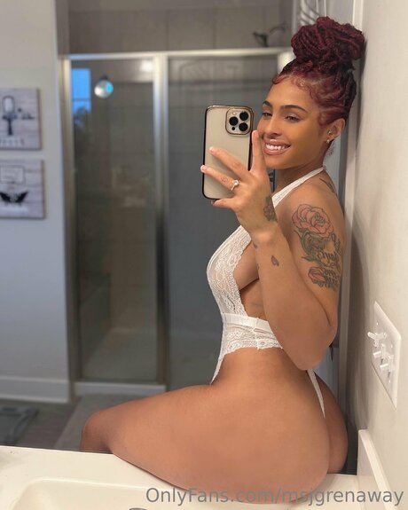 Naken lekkede OnlyFans-bilde av Msjgrenaway