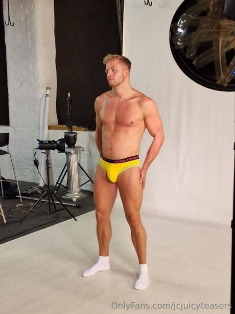 Naakte gelekte OnlyFans-foto van Jcjuicyteasers