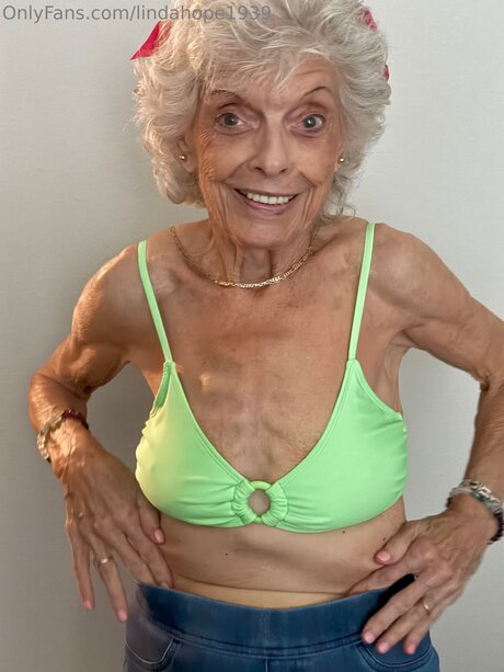 Lindahope1939 OnlyFansリークヌード写真