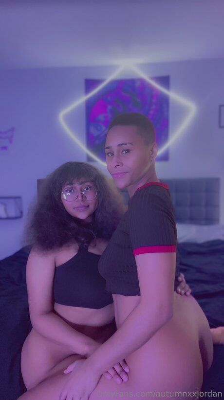 Nahá fotka uniklých OnlyFans od Autumnxxjordan