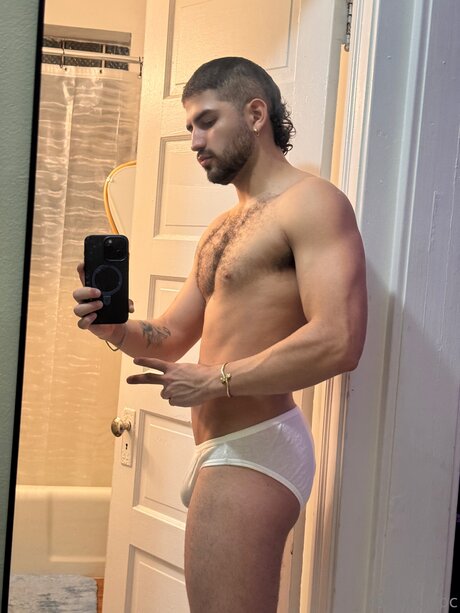 Naken lekkede OnlyFans-bilde av Uncutloc