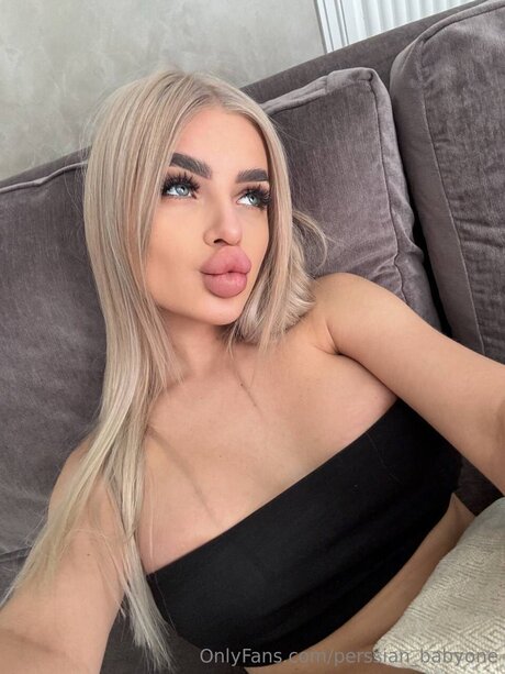 Обнаженная фотография утечки OnlyFans от Perssian Babyone