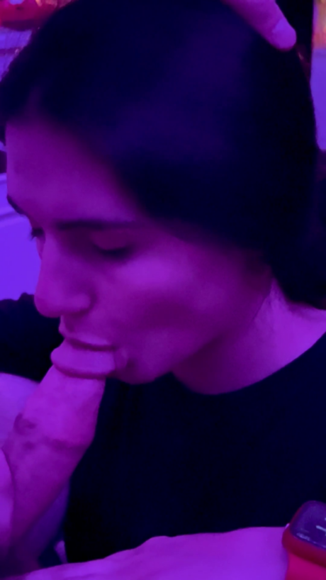 Naakte gelekte OnlyFans-foto van Elise Sue