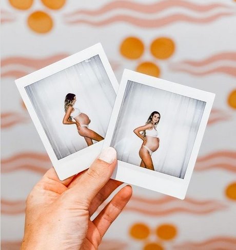 Naakte gelekte OnlyFans-foto van Zoe Sugg