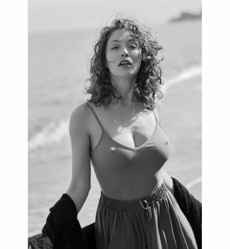 Обнаженная фотография утечки OnlyFans от Zoe Camille