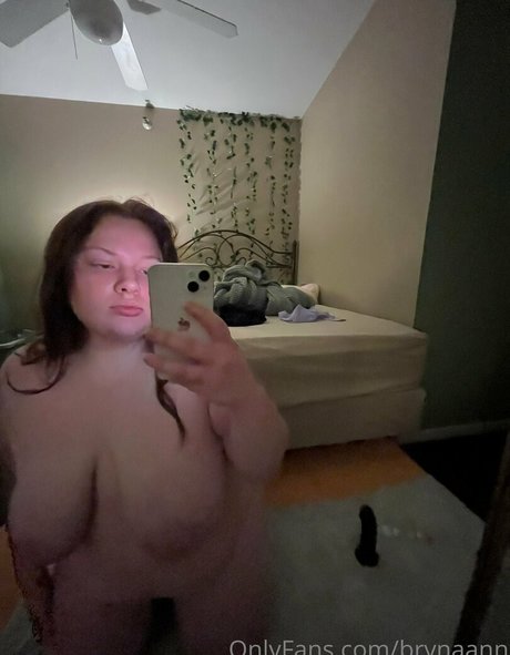 Alasti lekkinud OnlyFans-i pilt Brynaann