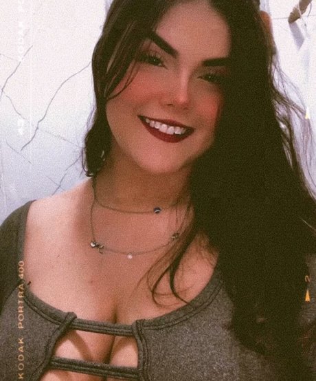 Alasti lekkinud OnlyFans-i pilt Infelizmentekaren