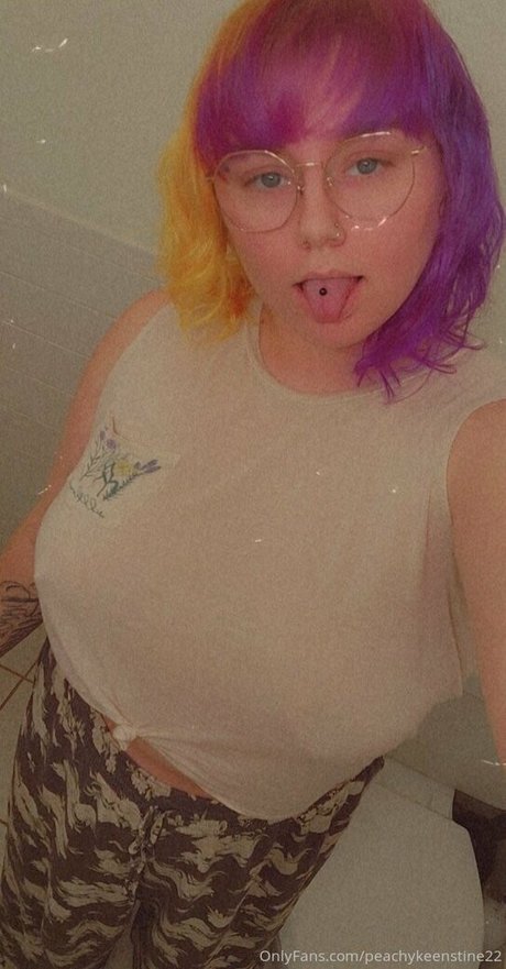 Nacktes geleaktes OnlyFans-Foto von Peachykeenstine22