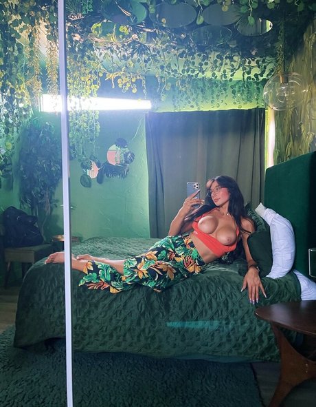 Mollydixx naked leaks OnlyFans pic