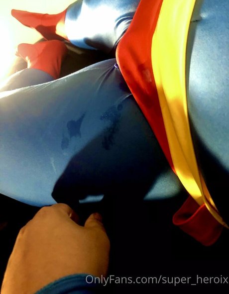 Nacktes geleaktes OnlyFans-Foto von Superheroix