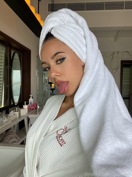 Nacktes geleaktes OnlyFans-Foto von Wisnniowa