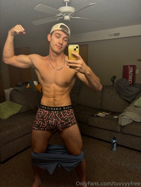 Naken lekkede OnlyFans-bilde av Tuvvyyfree